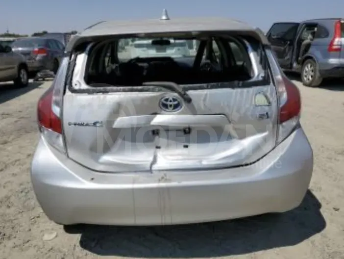 Toyota Prius C 1.5L 2015 Тбилиси - изображение 5
