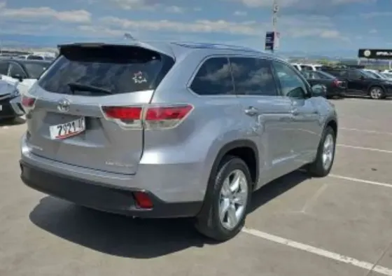 Toyota Highlander 2015 Тбилиси