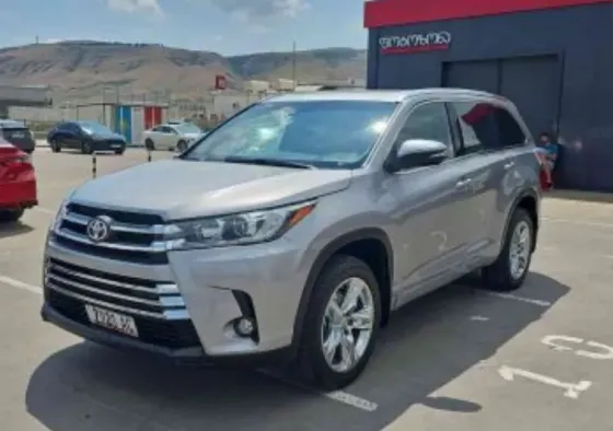 Toyota Highlander 2015 თბილისი