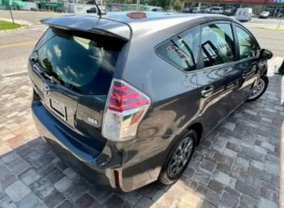 Toyota Prius V 2017 Тбилиси