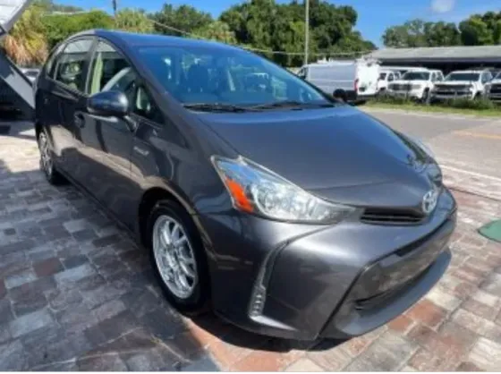 Toyota Prius V 2017 Тбилиси