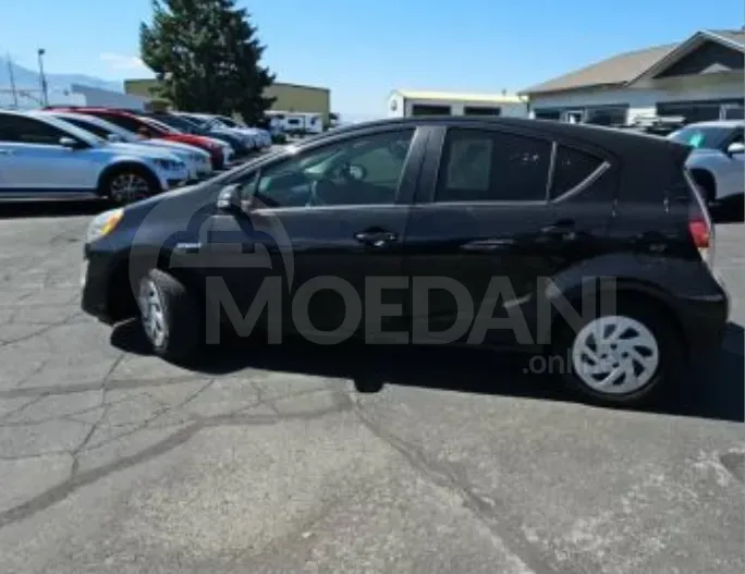 Toyota Prius C 1.5L 2016 Тбилиси - изображение 2