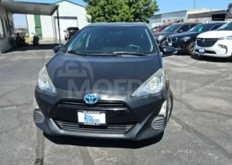 Toyota Prius C 1.5L 2016 Тбилиси - изображение 1