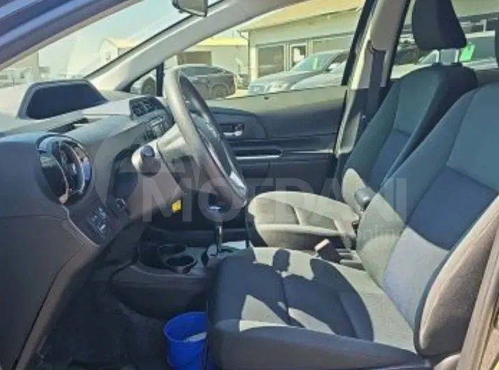 Toyota Prius C 1.5L 2016 Тбилиси - изображение 5