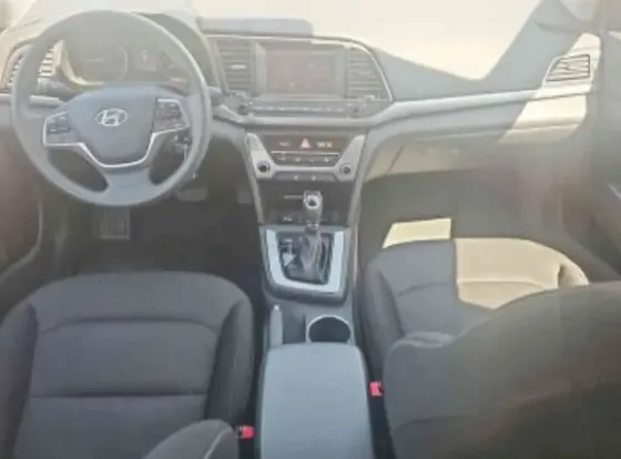 Hyundai Elantra 2018 თბილისი