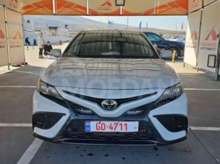 Toyota Camry 2.5L 2023 Тбилиси - изображение 1