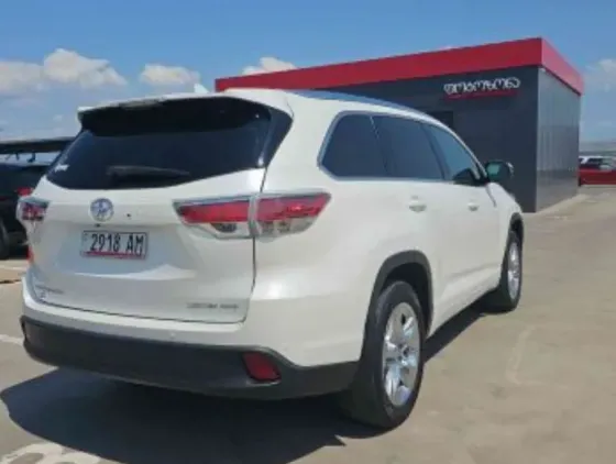 Toyota Highlander 2016 თბილისი