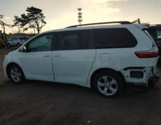 Toyota Sienna 2017 Tbilisi