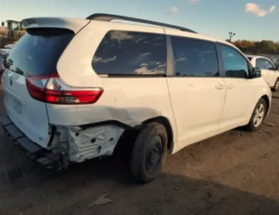 Toyota Sienna 2017 Tbilisi