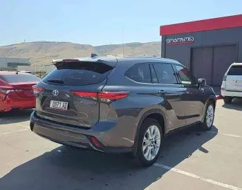 Toyota Highlander 2021 თბილისი