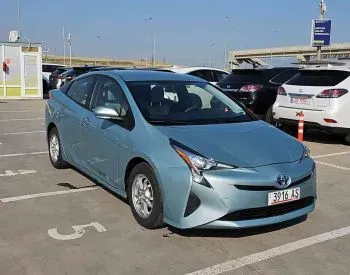 Toyota Prius 2016 Тбилиси