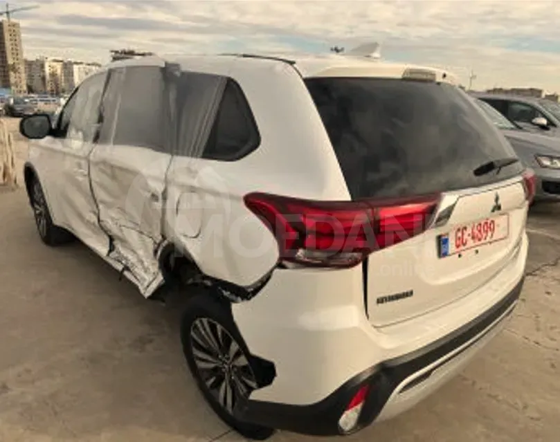 Mitsubishi Outlander 2018 Тбилиси - изображение 3