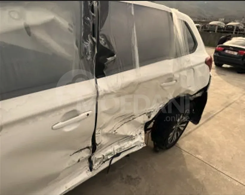 Mitsubishi Outlander 2018 Тбилиси - изображение 2