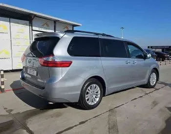 Toyota Sienna 2015 თბილისი