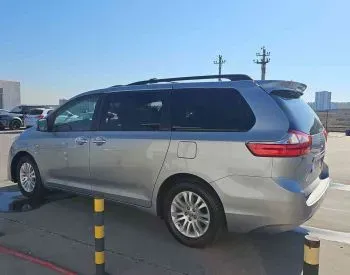 Toyota Sienna 2015 თბილისი