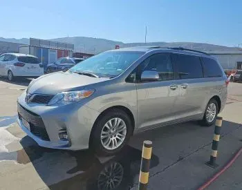 Toyota Sienna 2015 თბილისი