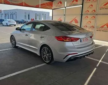 Hyundai Elantra 2017 თბილისი