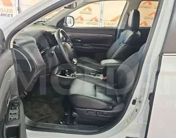 Mitsubishi Outlander 2020 Тбилиси - изображение 7