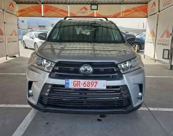 Toyota Highlander 2018 Тбилиси