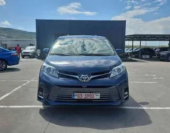 Toyota Sienna 2015 Tbilisi