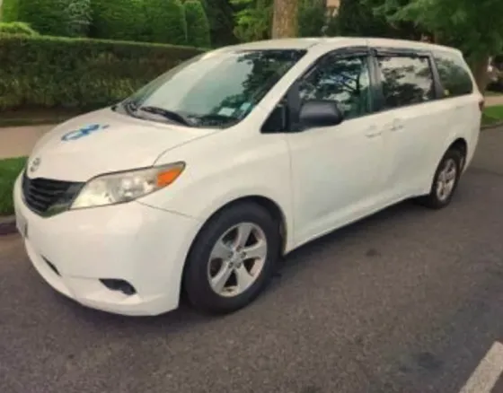 Toyota Sienna 2016 Tbilisi
