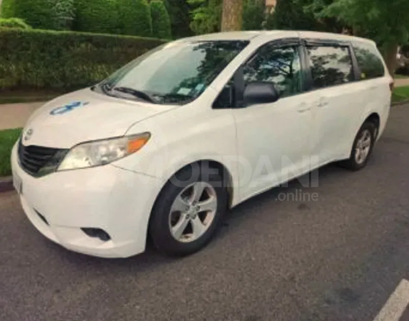 Toyota Sienna 3.5L 2016 Тбилиси - изображение 2
