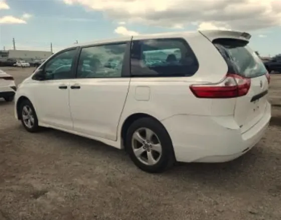 Toyota Sienna 2018 Tbilisi
