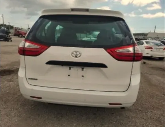 Toyota Sienna 2018 Tbilisi