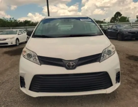 Toyota Sienna 2018 Tbilisi