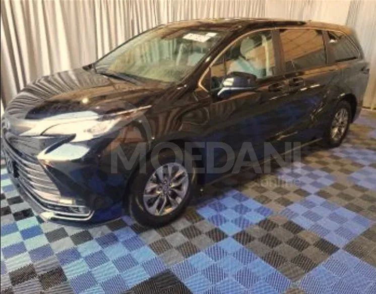 Toyota Sienna 2.5L 2023 Тбилиси - изображение 1