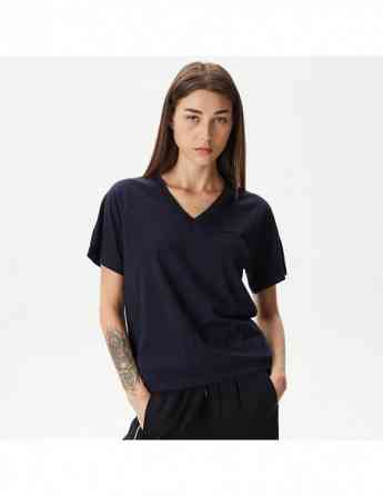 Lacoste - Lacoste Women's Relaxed Fit V-Neck T-Shirt Tbilisi