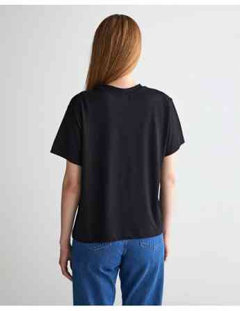 Gant - CROPED TECHNICAL GRAPHIC T-SHIRT Tbilisi