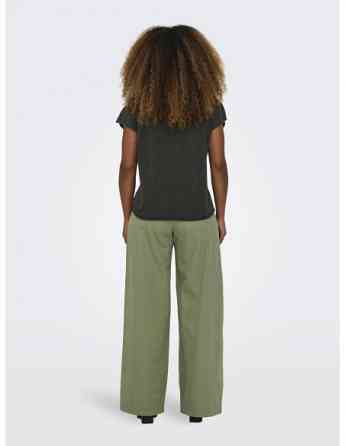 ONLY - ONLUCY LIFE S/S ROSES TOP BOX JRS Tbilisi