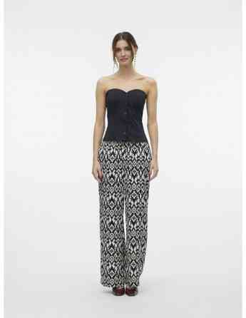 Vero Moda - VMNADIA BANDEAU TOP JRS GA Tbilisi