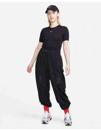 NIKE - W NSW ESSNTL SLM CRP Tbilisi