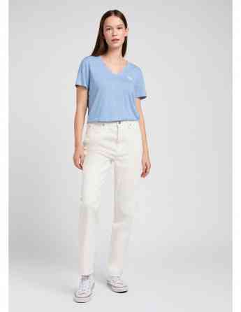 Lee - V NECK TEE Tbilisi