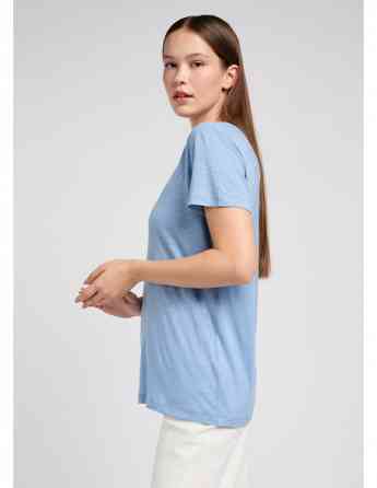 Lee - V NECK TEE Tbilisi