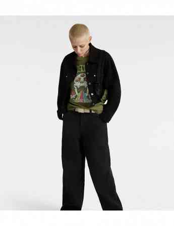 VANS - SKULL SAUCER CREW Tbilisi