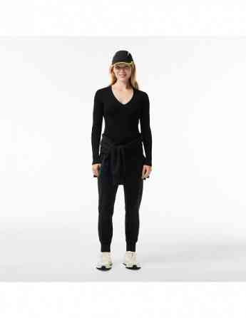 Lacoste - WOMEN'S SEAMLESS RIBBED V-NECK SWEATER Tbilisi