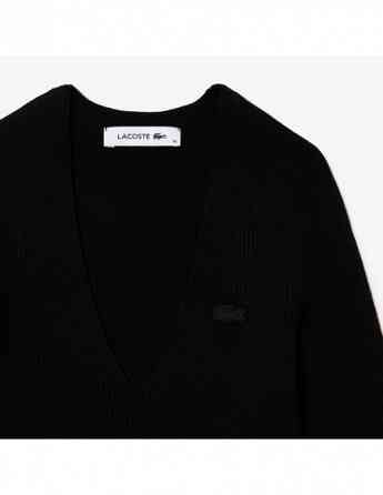 Lacoste - WOMEN'S SEAMLESS RIBBED V-NECK SWEATER Tbilisi