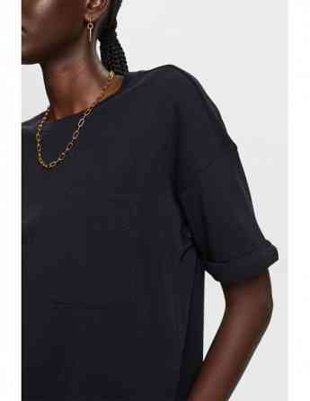ESPRIT - Oversized t-shirt with a patch pocket Tbilisi