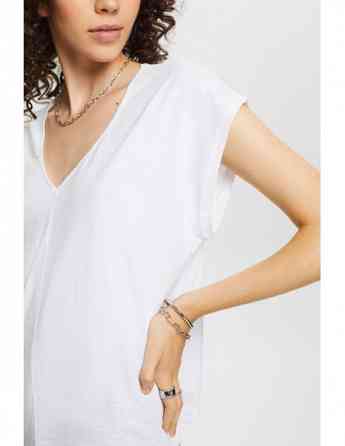 ESPRIT - V-neck T-shirt with decorative stitch, 100% cotton Tbilisi