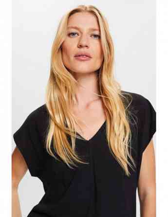 ESPRIT - V-neck T-shirt with decorative stitch, 100% cotton Tbilisi