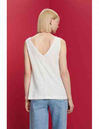 ESPRIT - V-necked tank top style vest თბილისი
