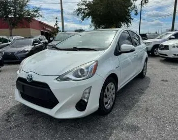 Toyota Prius C 2015 თბილისი