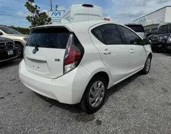 Toyota Prius C 2015 თბილისი