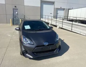 Toyota Prius C 2015 თბილისი