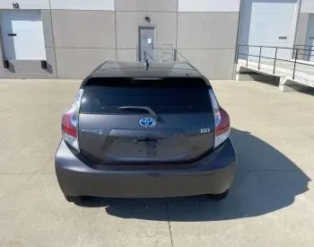 Toyota Prius C 2015 თბილისი