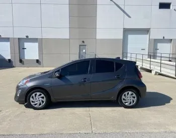 Toyota Prius C 2015 თბილისი