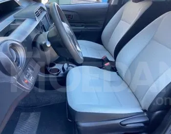 Toyota Prius C 1.5L 2015 Тбилиси - изображение 7